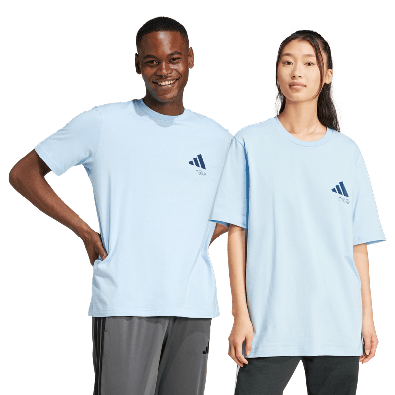 Camiseta-Manga-Corta-adidas-para-hombre-M-L-Verb-Fos-T-para-moda-color-azul.-Frente-Sobre-Modelo