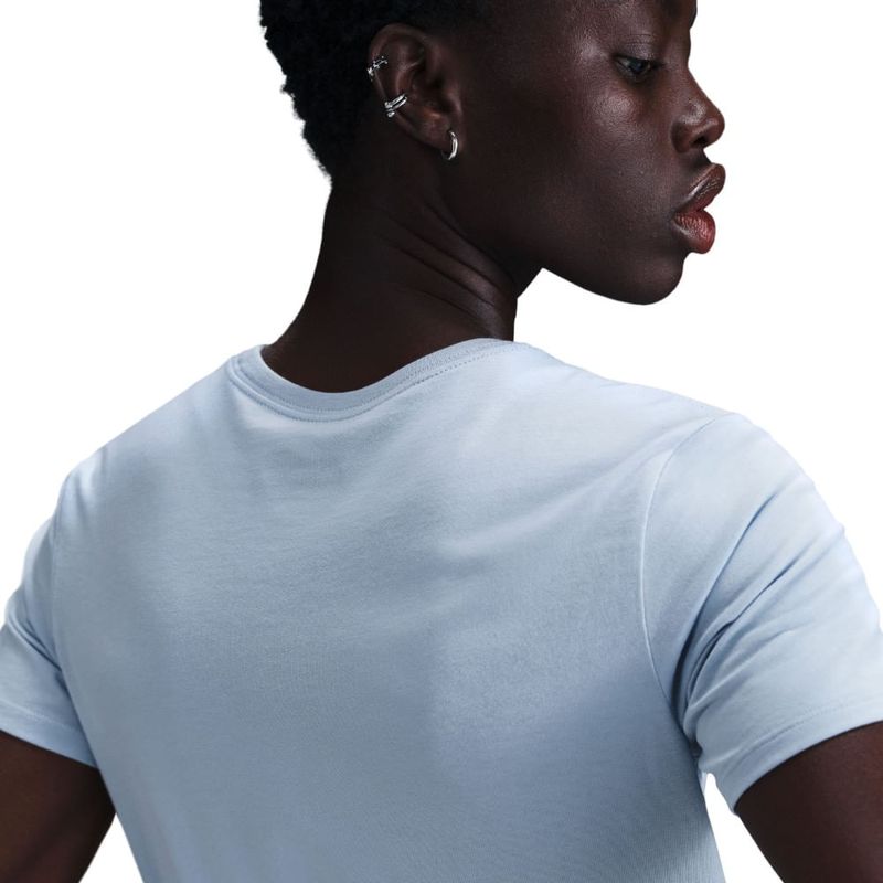 Camiseta-Manga-Corta-nike-para-mujer-W-Nsw-Tee-Crew-Lbr-Fs-para-moda-color-azul.-Detalle-2