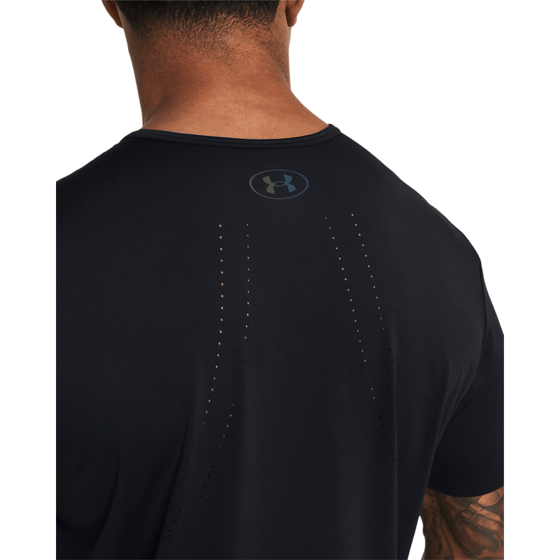 Camiseta-Manga-Corta-under-armour-para-hombre-Ua-Rush-Vent-Ss-para-entrenamiento-color-negro.-Detalle-Sobre-Modelo-1