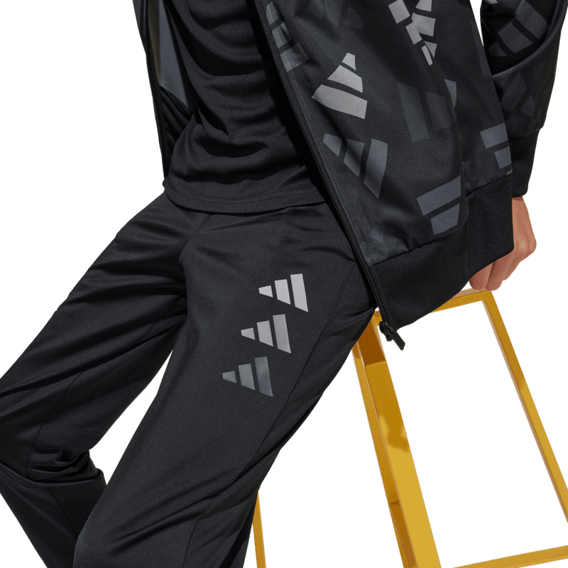 Sudadera-adidas-para-niño-J-Clbrtn-Ts-para-moda-color-negro.-Detalle-1