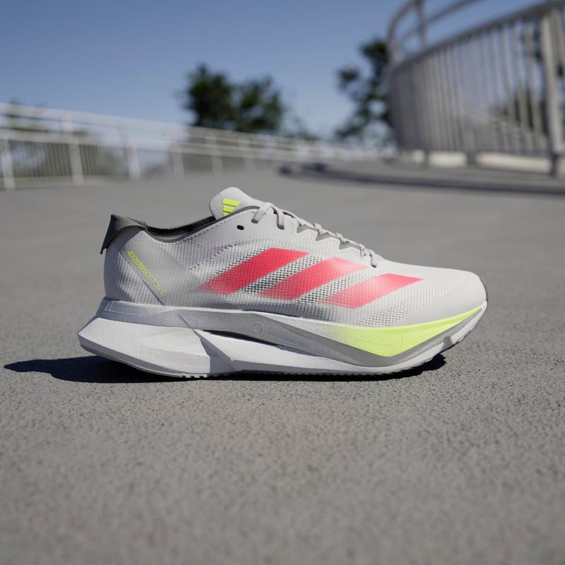 Tenis-adidas-para-mujer-Adizero-Boston-12-W-para-correr-color-gris.-Mktg-Vista-2