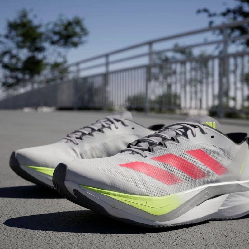Tenis-adidas-para-mujer-Adizero-Boston-12-W-para-correr-color-gris.-Mktg-Vista-8