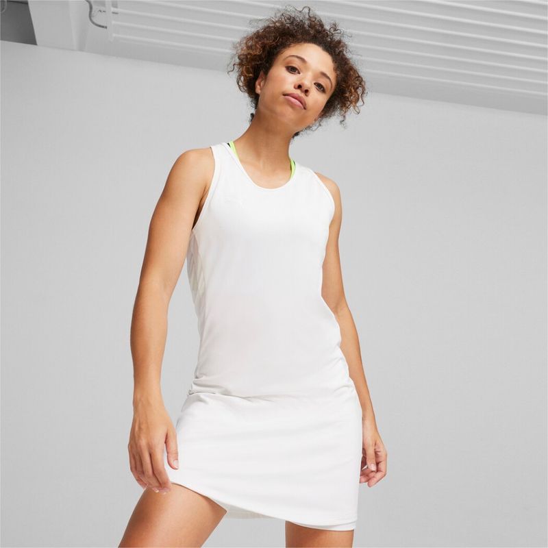 Vestido-puma-para-mujer-Teamgoal-Dress-W-para-tenis-color-blanco.-Frente-Con-Modelo