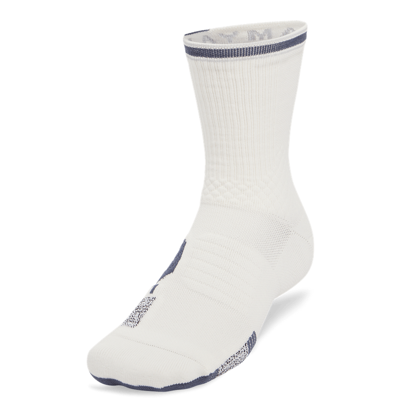 Medias-under-armour-unisex-Ua--Ad-Playmaker-1Pk-Mid-para-baloncesto-color-blanco.-Frente-Sin-Modelo