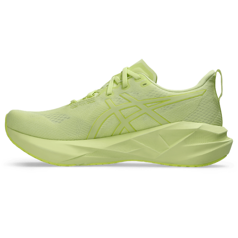 Tenis-asics-para-hombre-Novablast-5-Lite-Show-para-correr-color-amarillo.-Lateral-Externa-Izquierda