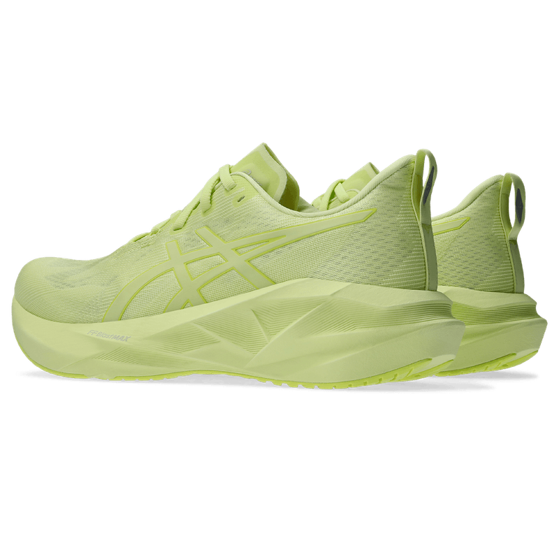 Tenis-asics-para-hombre-Novablast-5-Lite-Show-para-correr-color-amarillo.-Detalle-1