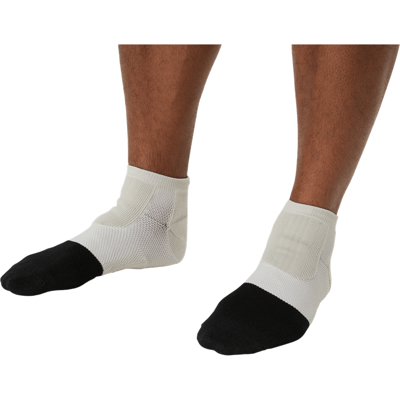 Medias-asics-unisex-Hispeed-Ankle-para-correr-color-blanco.-Talon-3