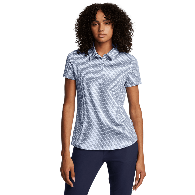 Camiseta-Manga-Corta-under-armour-para-mujer-Ua-Playoff-3.0-Printed-Polo-para-golf-color-azul.-Frente-Sin-Modelo