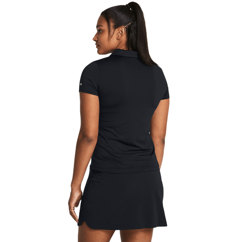 Camiseta-Manga-Corta-under-armour-para-mujer-Ua-Playoff-Ss-Polo-para-golf-color-negro.-Reverso-Sin-Modelo