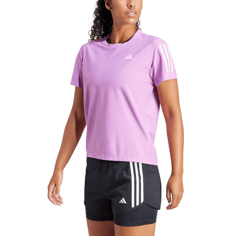 Camiseta-Manga-Corta-adidas-para-mujer-Otr-B-Tee-para-correr-color-morado.-Zoom-Frontal-Sobre-Modelo