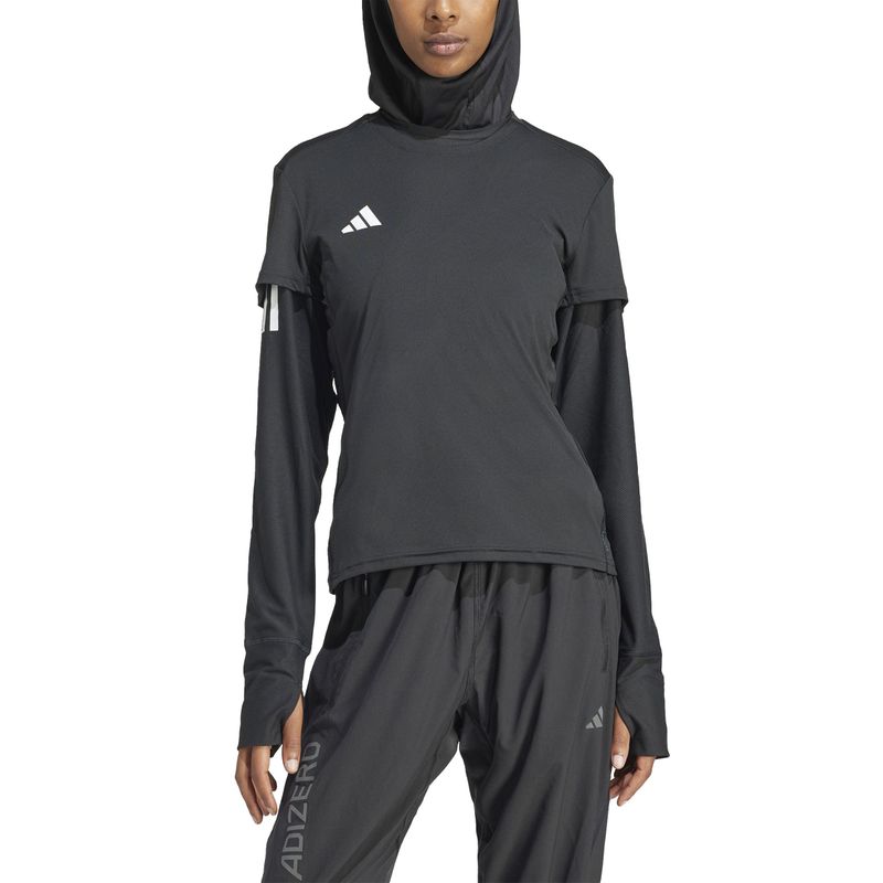 Camiseta-Manga-Corta-adidas-para-mujer-Adizero-E-Tee-para-correr-color-negro.-Zoom-Frontal-Sobre-Modelo