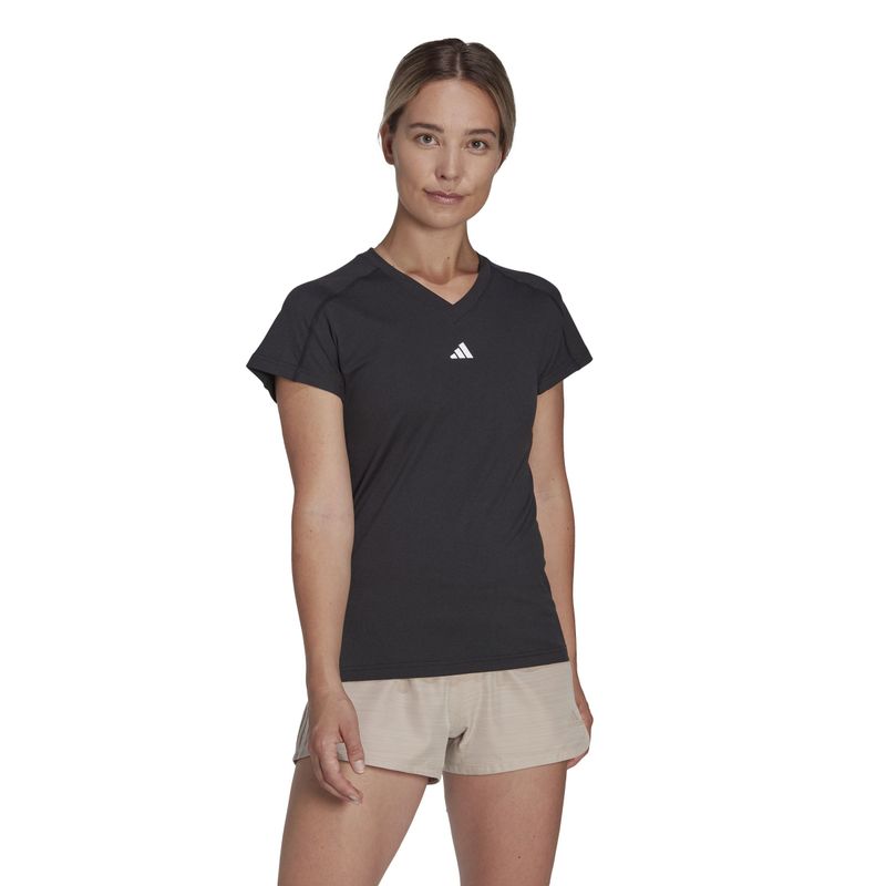 Camiseta-Manga-Corta-adidas-para-mujer-Tr-Es-Min-T-para-entrenamiento-color-negro.-Frente-Sobre-Modelo