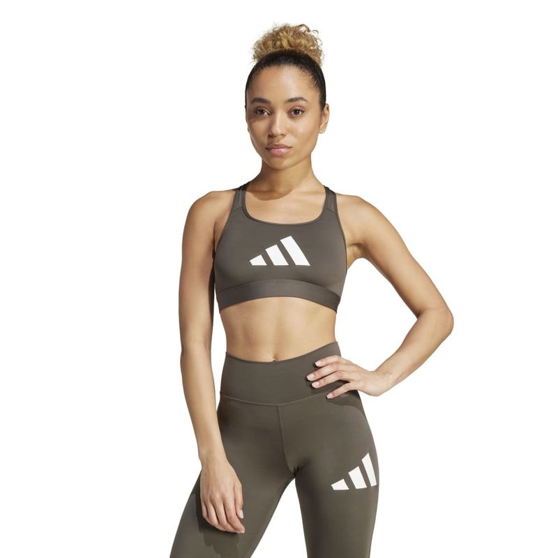 Top-adidas-para-mujer-Pwrct-Bl-Bra-para-entrenamiento-color-verde.-Frente-Sobre-Modelo