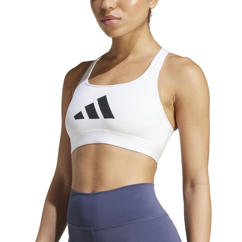 Top-adidas-para-mujer-Pwrct-Bl-Bra-para-entrenamiento-color-blanco.-Zoom-Frontal-Sobre-Modelo