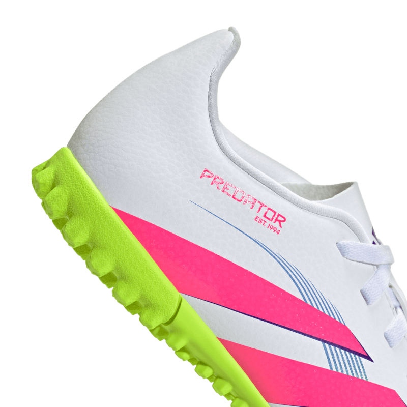 Guayos-adidas-para-niño-Predator-Club-Tf-J-para-futbol-color-blanco.-Par-Laterales