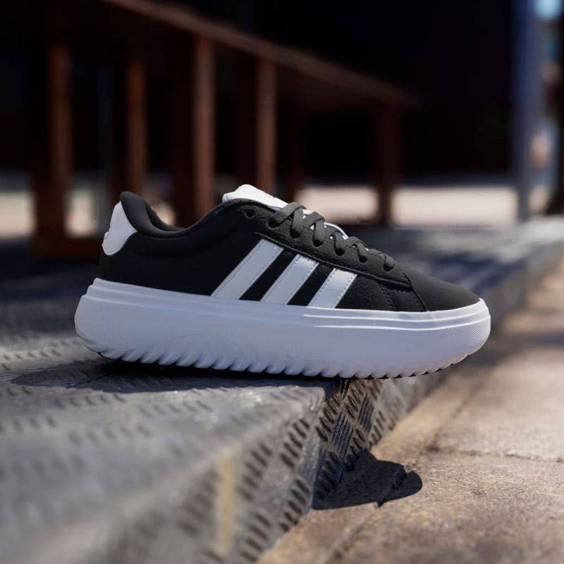 Tenis-adidas-para-mujer-Grand-Court-Platfor-para-moda-color-negro.-Mktg-Vista-2