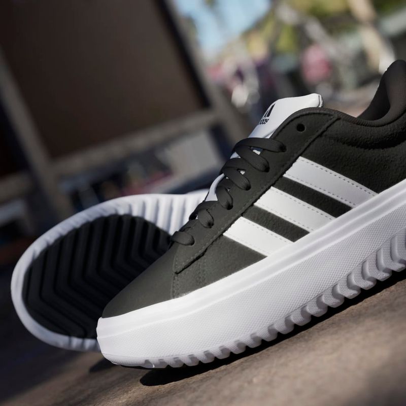 Tenis-adidas-para-mujer-Grand-Court-Platfor-para-moda-color-negro.-Mktg-Vista-9