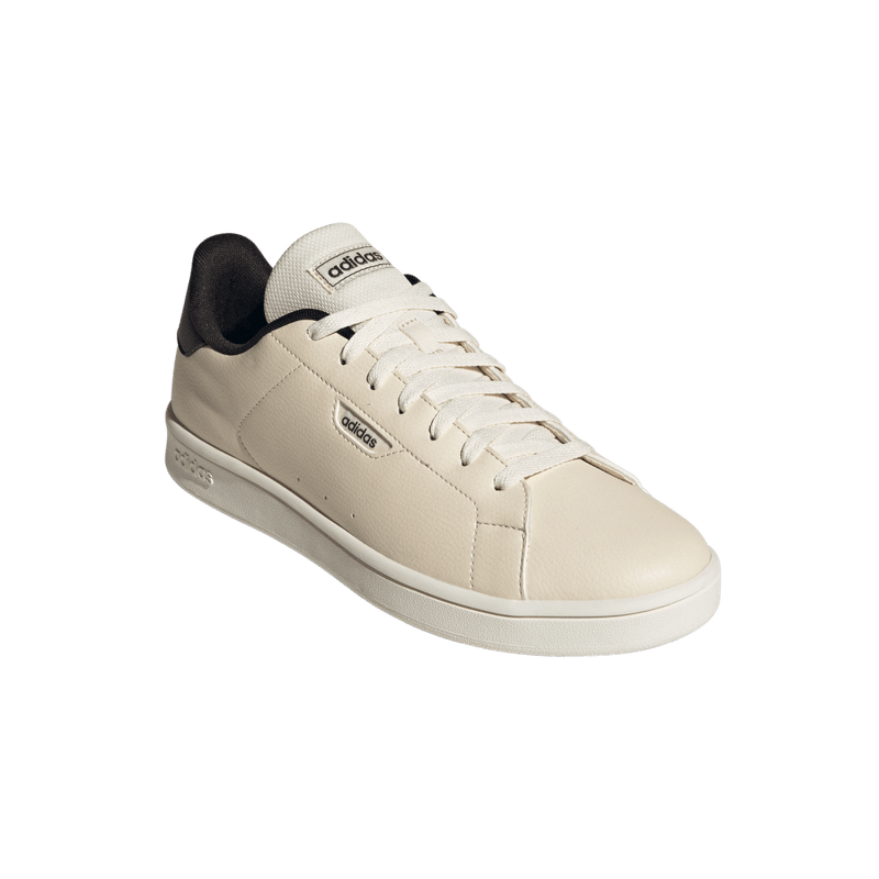 Tenis-adidas-para-hombre-Urban-Court-para-moda-color-blanco.-Par-Alineados