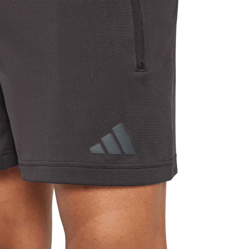 Pantaloneta-adidas-para-hombre-Airchill-Shorts-para-entrenamiento-color-negro.-Detalle-Reflectivo-Modelo