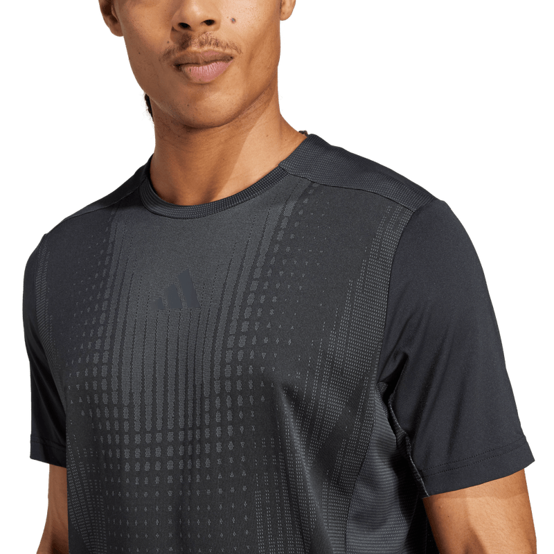 Camiseta-Manga-Corta-adidas-para-hombre-Airchill-Tee-para-entrenamiento-color-negro.-Detalle-Reflectivo-Modelo