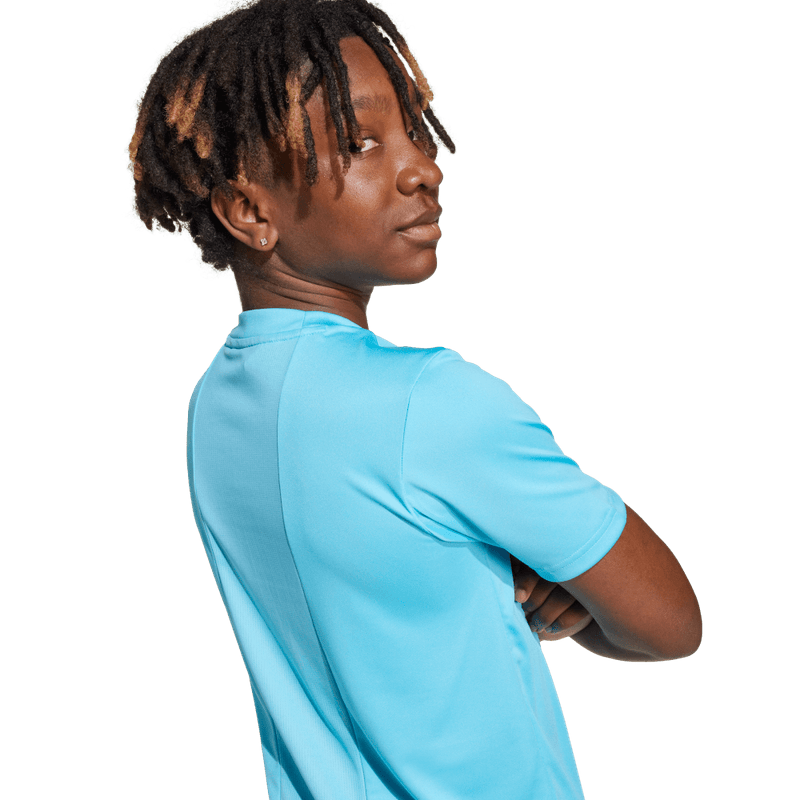 Conjunto-adidas-para-niño-J-Tr-Es-3S-Set-para-entrenamiento-color-azul.-Detalle-1