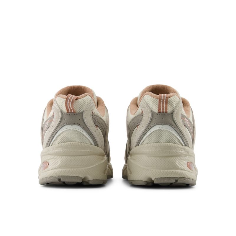 Tenis-new-balance-para-mujer-530-para-moda-color-multicolor.-Talones