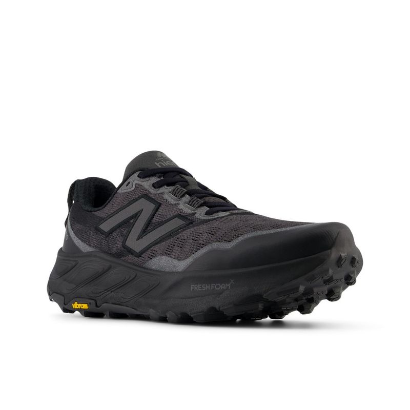 Tenis-new-balance-para-mujer-Hierro-V9-para-outdoor-color-multicolor.-Lateral-Diagonal-Izquierda