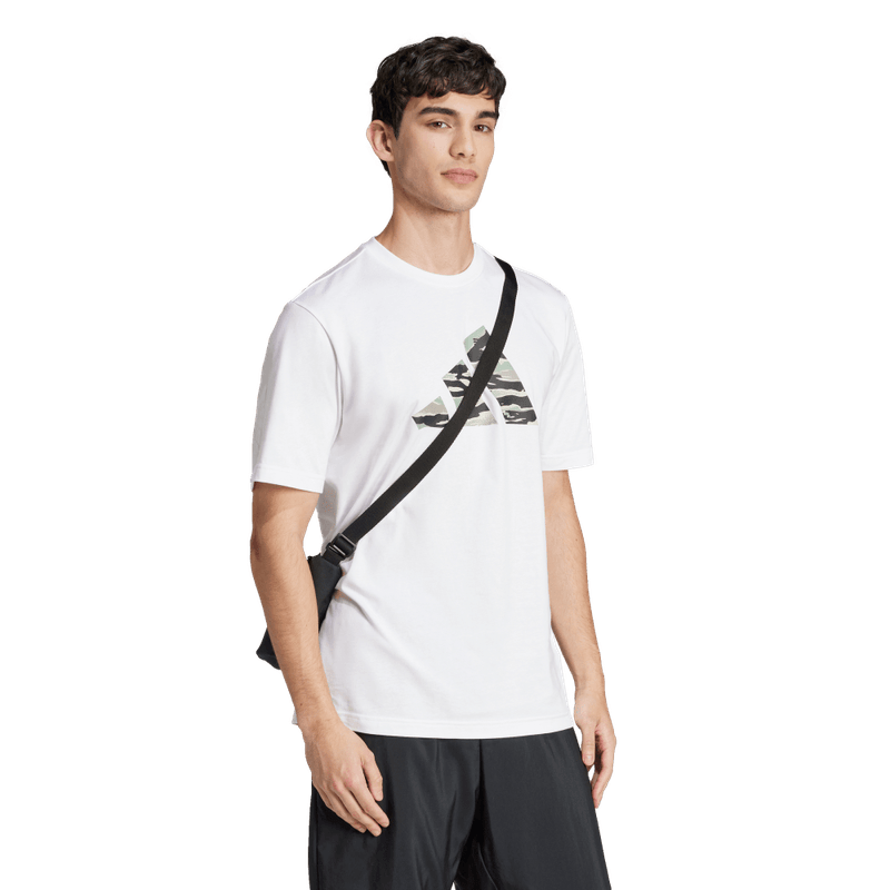 Camiseta-Manga-Corta-adidas-para-hombre-M-C-Camo-Logo-T-para-moda-color-blanco.-Reverso-Sin-Modelo