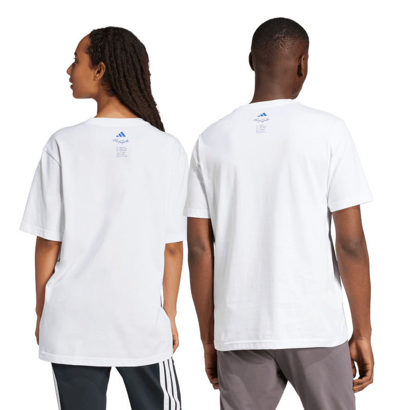 Camiseta-Manga-Corta-adidas-para-hombre-M-L-Drink-Tee-para-moda-color-blanco.-Lateral-Sobre-Modelo