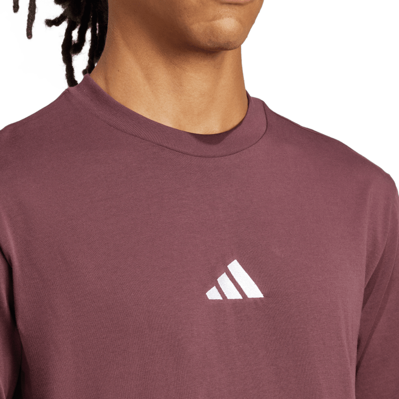 Camiseta-Manga-Corta-adidas-para-hombre-M-Sl-Sj-T-para-moda-color-rojo.-Detalle-Posterior