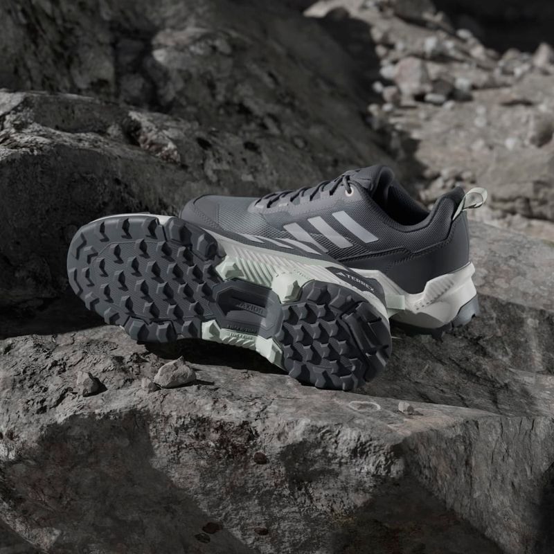 Tenis-adidas-para-mujer-Terrex-Eastrail-2-W-para-outdoor-color-gris.-Mktg-Vista-3