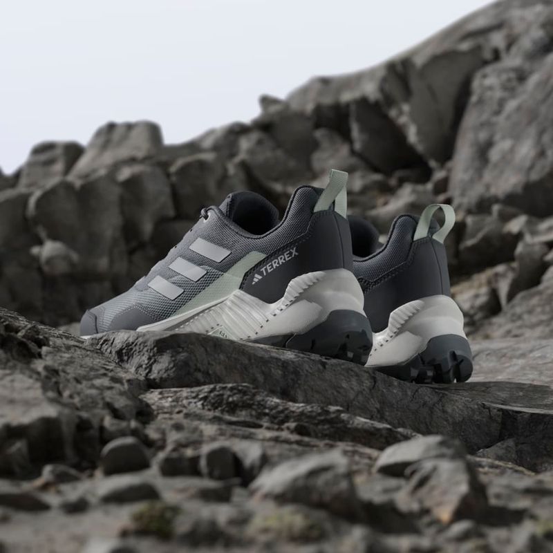 Tenis-adidas-para-mujer-Terrex-Eastrail-2-W-para-outdoor-color-gris.-Mktg-Vista-5