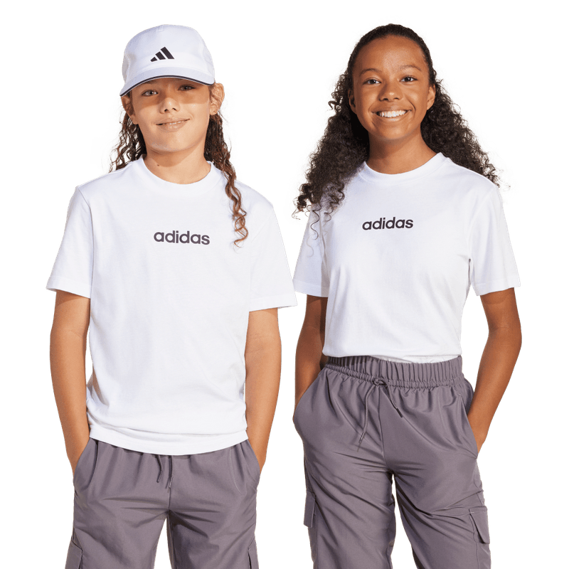Camiseta-Manga-Corta-adidas-para-niño-J-Lin-Tee-160-para-moda-color-blanco.-Frente-Sobre-Modelo