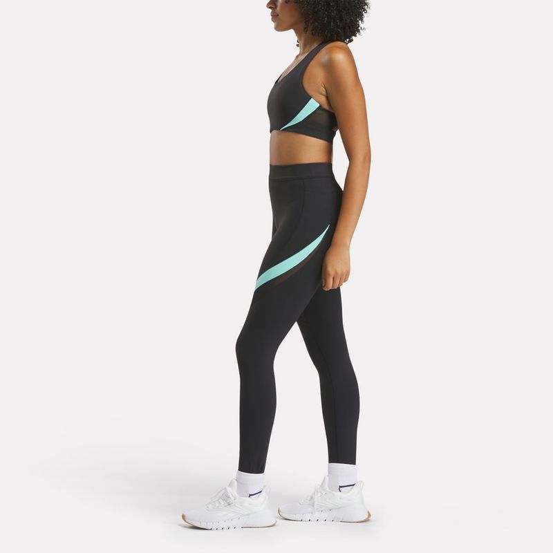 Licra-reebok-para-mujer-Lux-Hr-7-8-Tight---Cb-para-entrenamiento-color-negro.-Reverso-Sobre-Modelo
