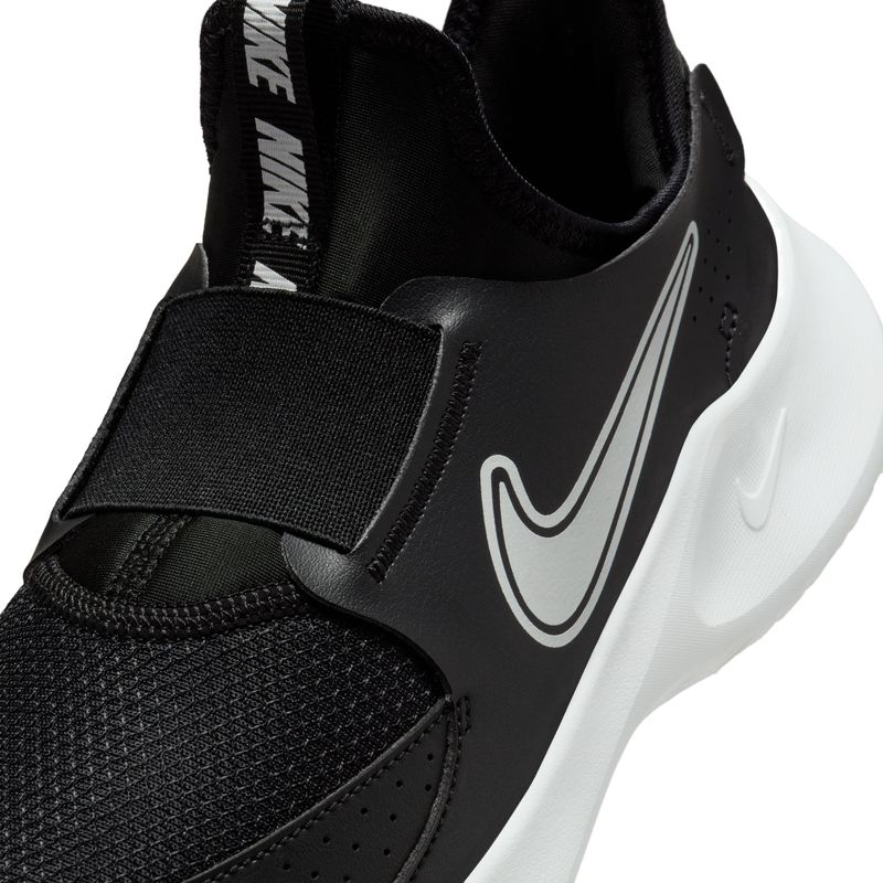 Tenis-nike-para-niño-Flex-Runner-3-Gs-para-moda-color-negro.-Detalle-1