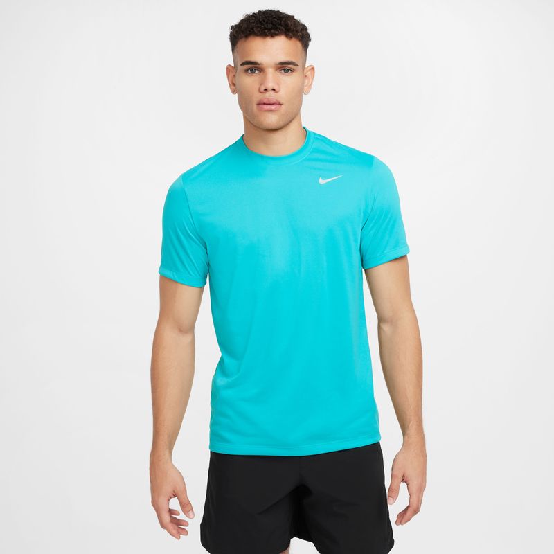 Camiseta-Manga-Corta-nike-para-hombre-M-Nk-Df-Tee-Rlgd-Reset-para-entrenamiento-color-verde.-Frente-Sobre-Modelo