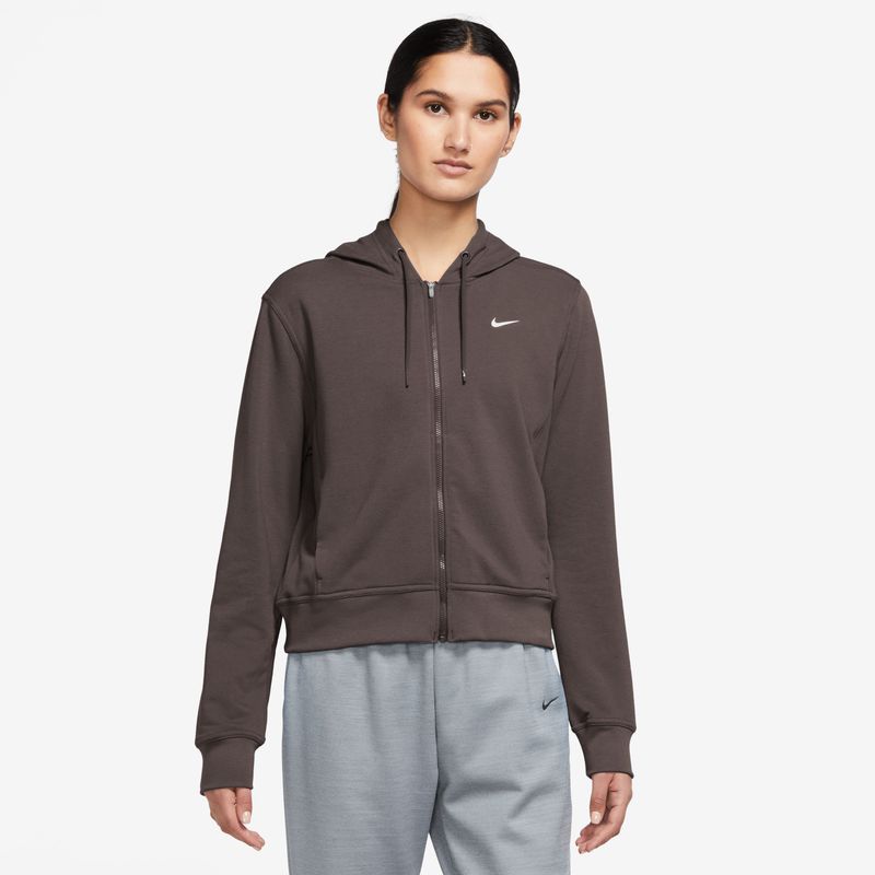Hoodie-nike-para-mujer-W-Nk-One-Df-Fz-Hoodie-Lbr-para-entrenamiento-color-cafe.-Frente-Sobre-Modelo