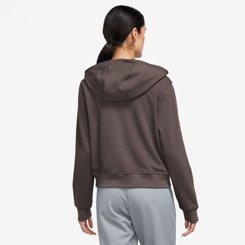 Hoodie-nike-para-mujer-W-Nk-One-Df-Fz-Hoodie-Lbr-para-entrenamiento-color-cafe.-Reverso-Sobre-Modelo
