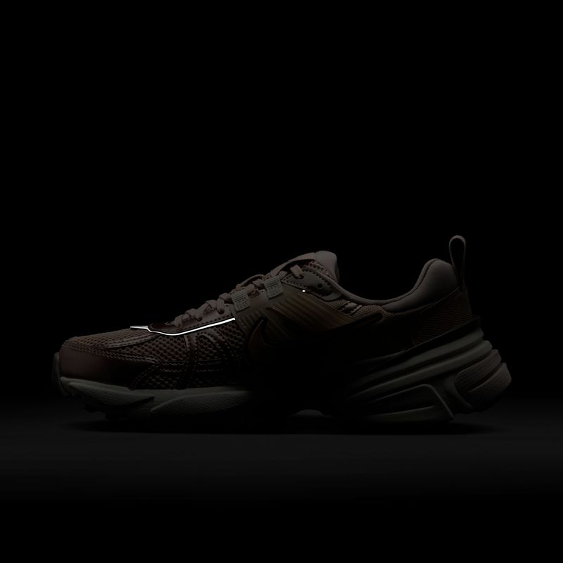 Tenis-nike-para-mujer-W-Nike-V2K-Run-para-moda-color-multicolor.-Reflectores