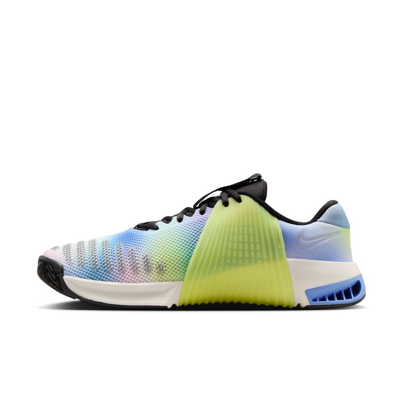 Tenis-nike-para-mujer-W-Nike-Metcon-9-Se-para-entrenamiento-color-negro.-Lateral-Interna-Derecha