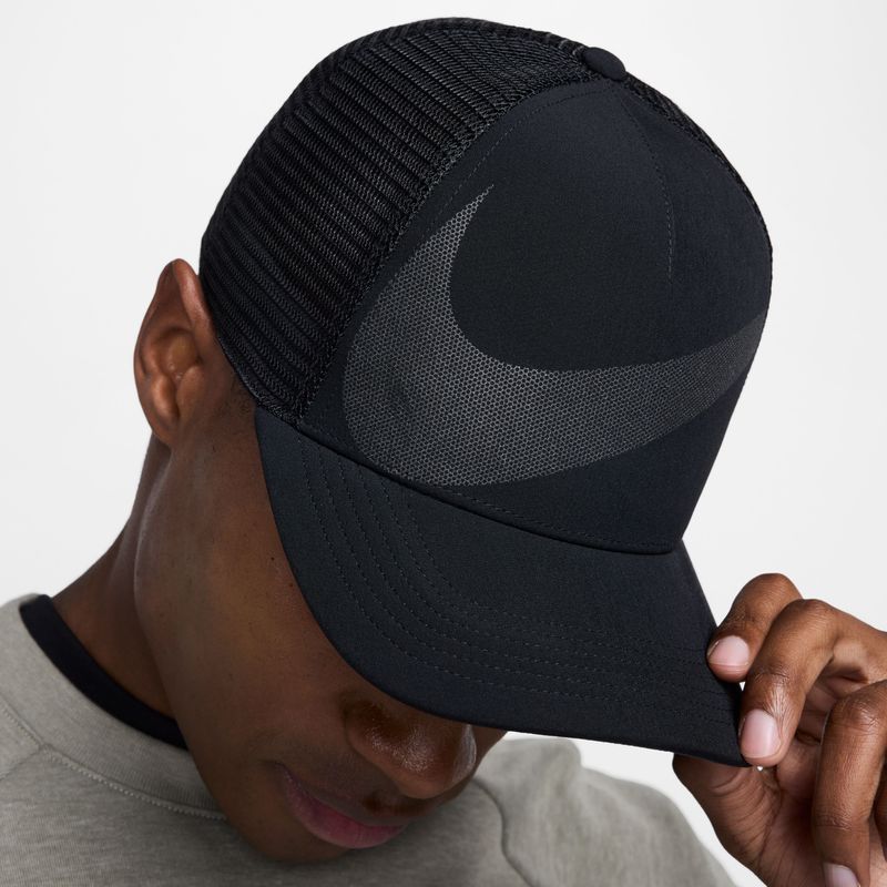 Gorra-nike-para-hombre-U-Nk-Df-Rise-Cap-Ab-Big-Swsh-para-entrenamiento-color-negro.-Vista-Detalle-Izq