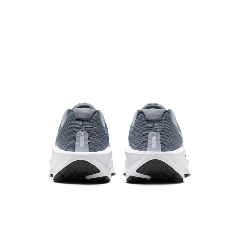 Tenis-nike-para-hombre-Nike-Downshifter-13-para-correr-color-gris.-Talon