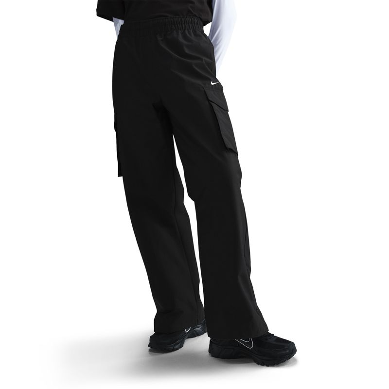 Pantalon-nike-para-mujer-W-Nsw-Evrthng-Wvn-Mr-Crgo-Pant-para-moda-color-blanco.-Reverso-Sobre-Modelo
