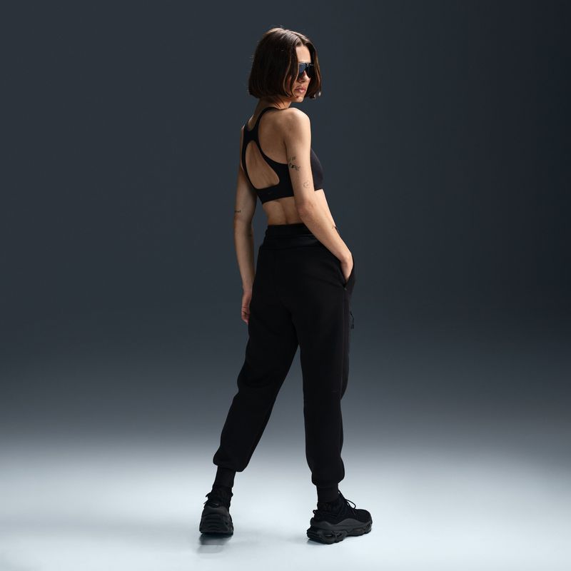 Pantalon-nike-para-mujer-W-Nsw-Tch-Flc-Mr-Jgger-2-para-moda-color-negro.-Reverso-Sobre-Modelo