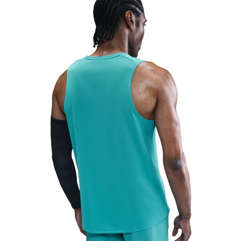 Camiseta-Manga-Sisa-nike-para-hombre-M-Nk-Df-Miler-Tank-para-correr-color-verde.-Detalle-2