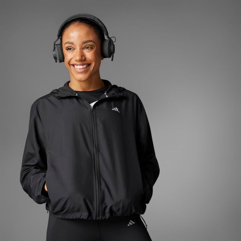 Chaqueta-adidas-para-mujer-Run-It-Jacket-para-correr-color-negro.-Detalle-7
