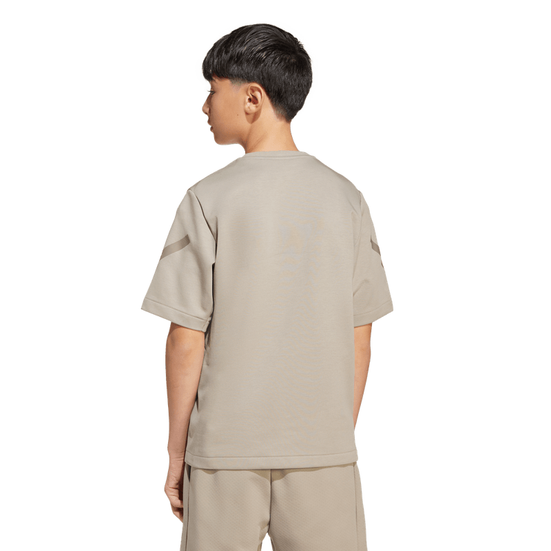 Camiseta-Manga-Corta-adidas-para-niño-J-Zne-Tee-para-moda-color-beige.-Frente-Sin-Modelo