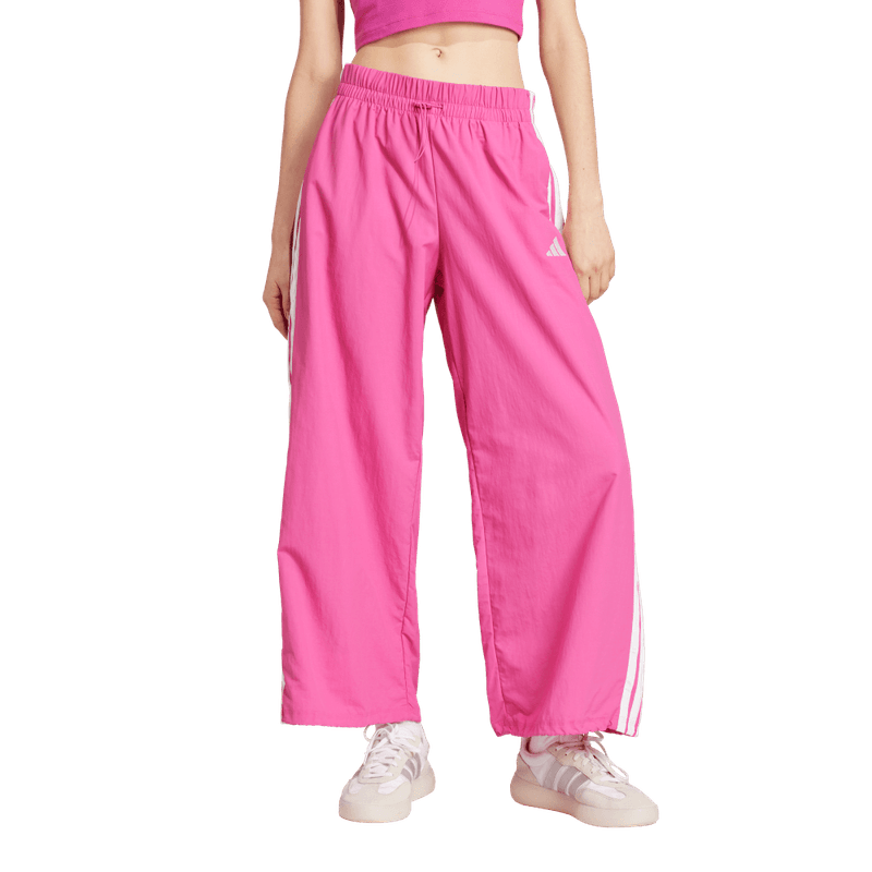 Pantalon-adidas-para-mujer-W-3S-Wv-Pt-para-moda-color-rosado.-Frente-Sobre-Modelo