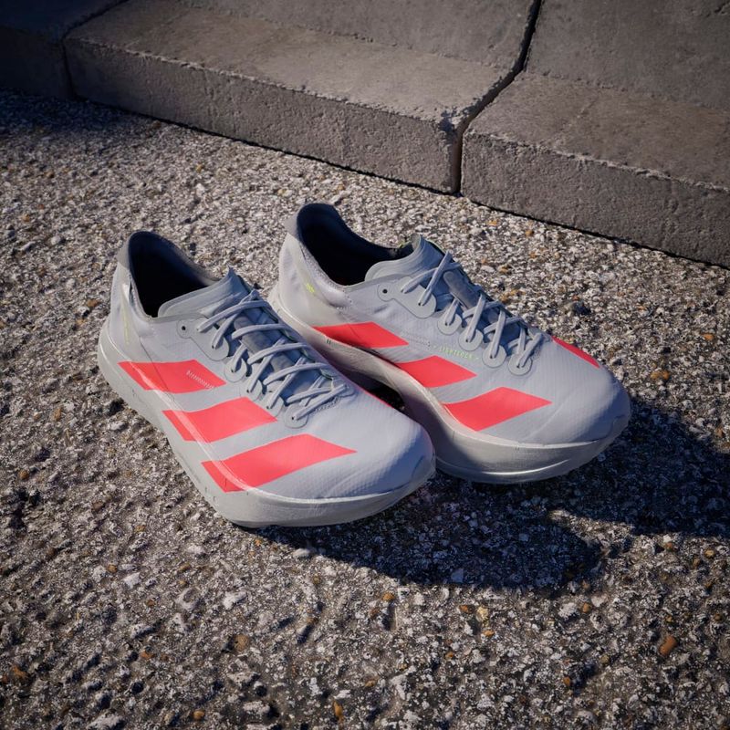 Tenis-adidas-para-hombre-Adizero-Adios-Pro-4-para-correr-color-gris.-Mktg-Vista-4