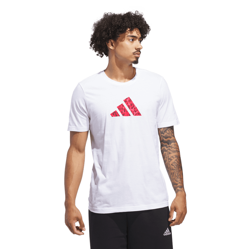 Camiseta-Manga-Corta-adidas-para-hombre-M-T-Fi-Tee-para-moda-color-blanco.-Lateral-Derecho-Sin-Modelo